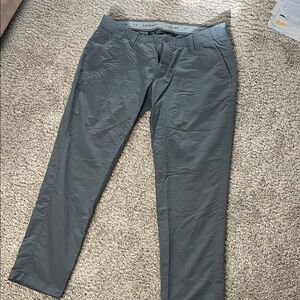 Under Armour Men's Gray golf pants 38/30